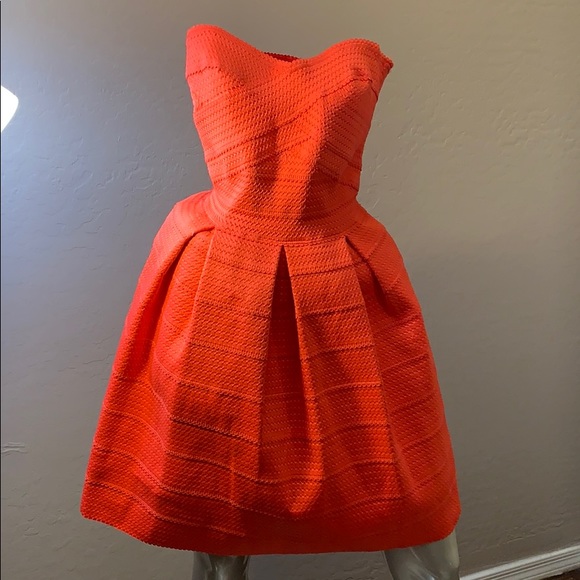 Express Dresses & Skirts - 🎉Host Pick 🎉 Express Strapless Dress